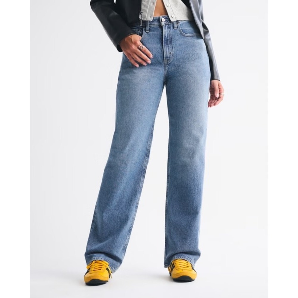 Abercrombie and fitch Curve Love High Rise 90s Relaxed Jean